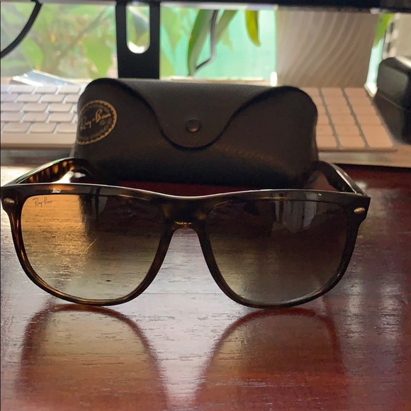 Rayban sunnies- tortoise model RB4147 - Picture 5 of 6